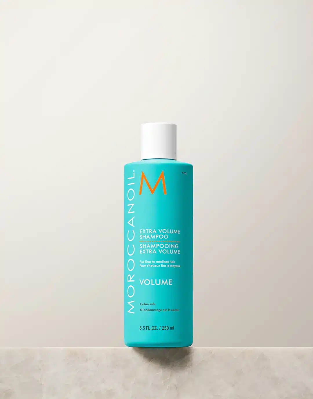 1 - GoHair.gr Moroccanoil Extra Volume Shampoo για όγκο που καθαρίζει απαλά, προσφέροντας στα μαλλιά αναζωογονητικά θρεπτικά συστατικά για απαραμιλλή λάμψη και πλουσιο σώμα