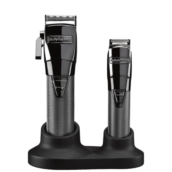 Το απόλυτο επαγγελματικό grooming set Babyliss Pro FX8705, με την κουρευτική μηχανή Babyliss Pro FX8700, το trimmer Babyliss Pro FX7880, μαζί με διπλή βάση για τις μηχανές και κοπτικά εξαρτήματα!