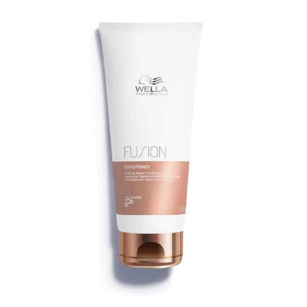Wella Professional Fusion Conditioner για Ταλαιπωρημένα Μαλλιά, επανορθώνει τις ίνες της τρίχας τόσο σε μικρο-επίπεδο όσο και σε μακρο-επίπεδο