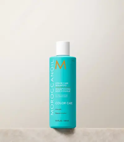 Moroccanoil Color Care Shampoo 250ml Σαμπουάν με ισορροπημένο pH που παρέχει βέλτιστη προστασία από το ξεθώριασμα του χρώματος. Προστατεύει από τους περιβαλλοντικούς παράγοντες, σφραγίζει το χρώμα και διατηρεί τη ζωντάνια του. Προσδίδει λάμψη και μεταξένια απαλότητα.