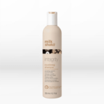 Θρεπτικό σαμπουάν, καθαρίζει απαλά τα μαλλιά και βοηθά στη διατήρηση του χρώματος των μαλλιών. Εξαλείφει το φριζάρισμα