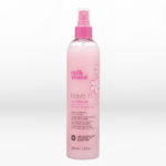 Ένα Conditioner για να ξεμπερδεύει, να ενυδατώνει και να αφήνει τα μαλλιά σας να μυρίζουν θεϊκά με ένα γλυκό άρωμα λουλουδιών.