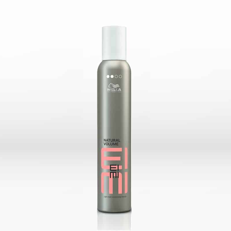 wella-professionals-eimi-natural-volume-500ml - GoHair.gr Αφρός για δυνατό κράτημα και όγκο. Προστατεύει τα μαλλιά σας από την αφυδάτωση. Βαθμός κρατήματος: 2.